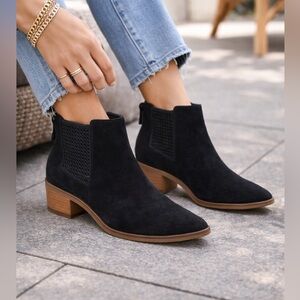 Cole Haan Black Suede Ankle Booties sz7